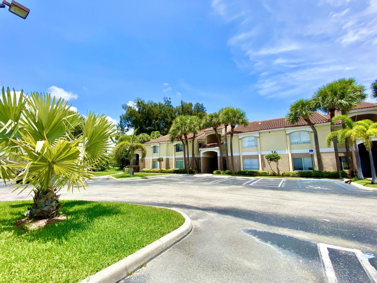 815 W Boynton Beach Boulevard, Unit 16-201, Boynton Beach, FL 33426 Photo