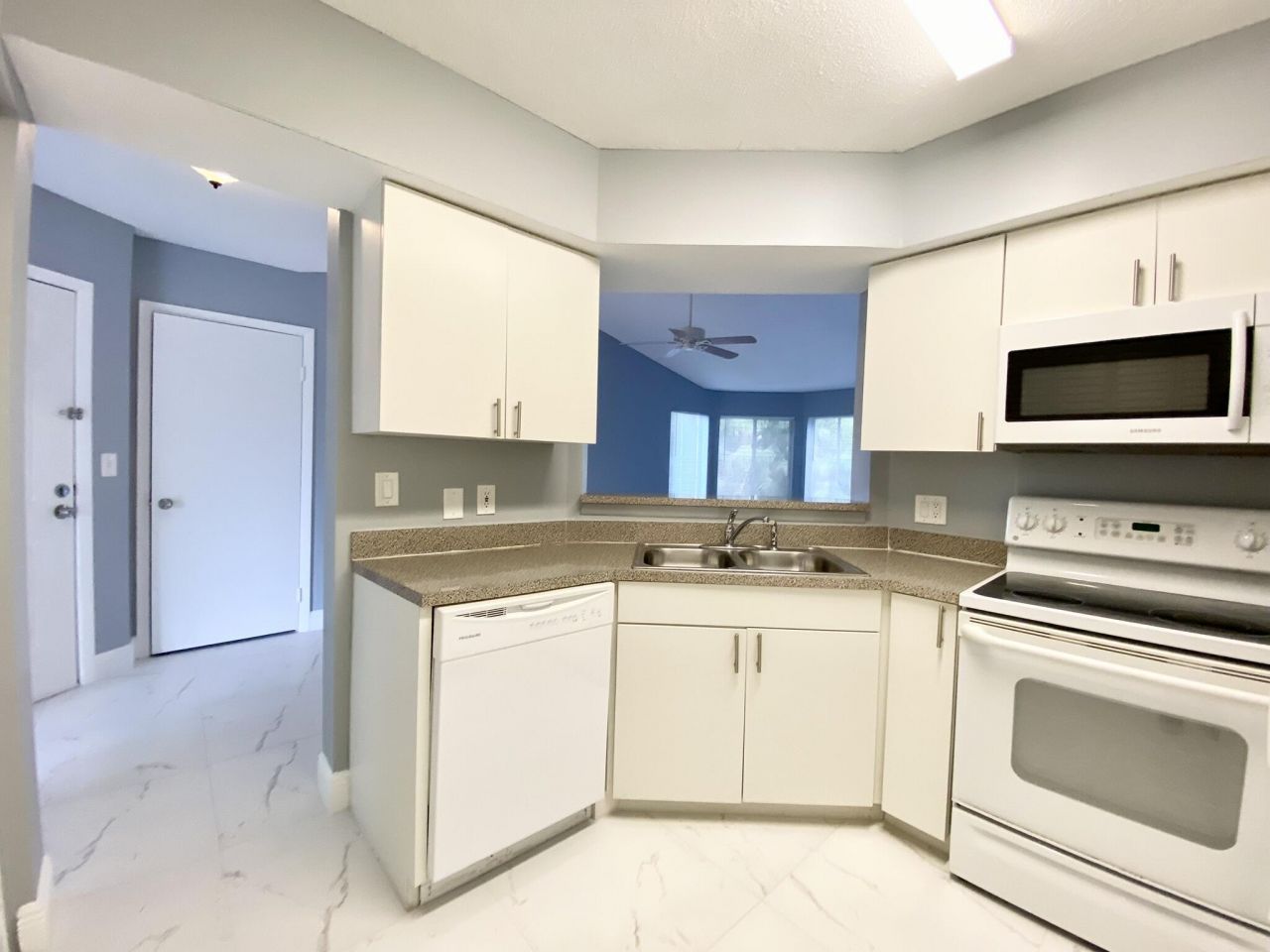 815 W Boynton Beach Boulevard, Unit 16-201, Boynton Beach, FL 33426 Photo