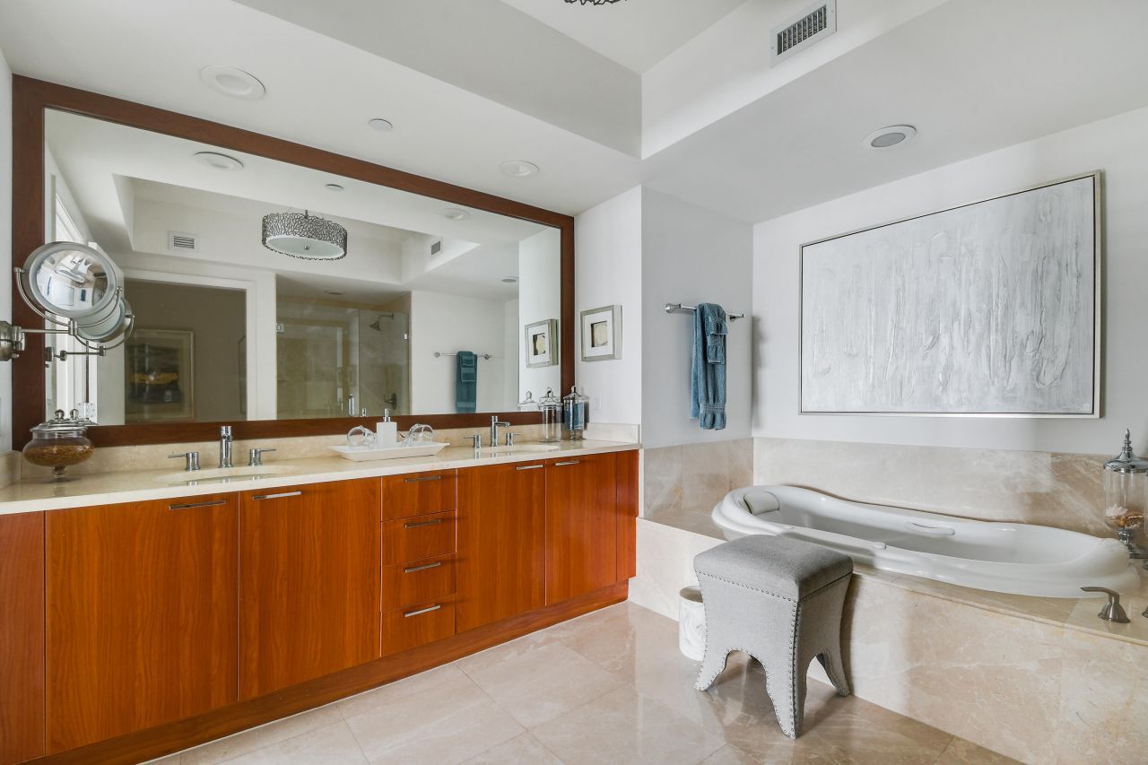 2650 Lake Shore Drive, Unit 1203, Riviera Beach, FL 33404 Photo