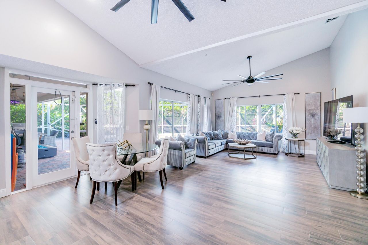 15835 Meadow Wood Drive, Wellington, FL 33414 Photo