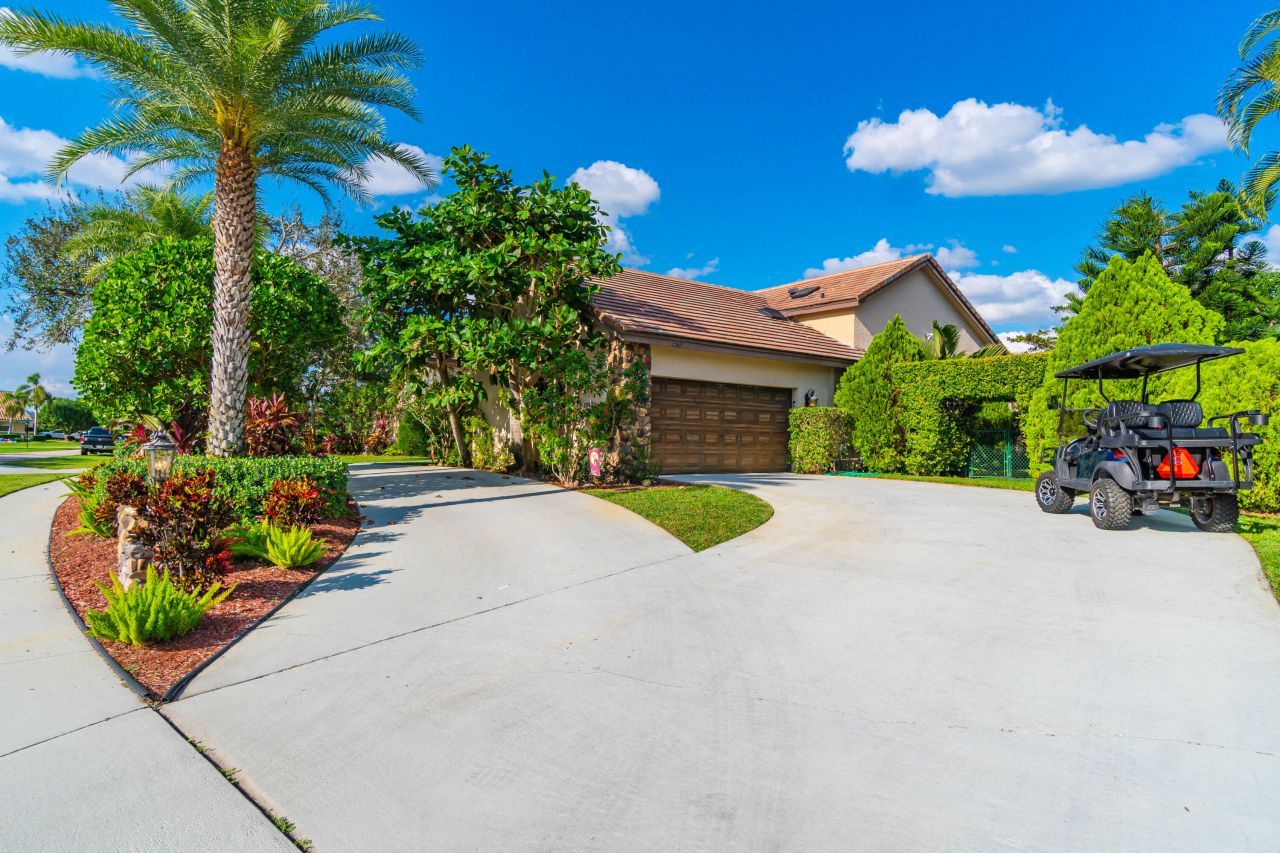 15835 Meadow Wood Drive, Wellington, FL 33414 Photo