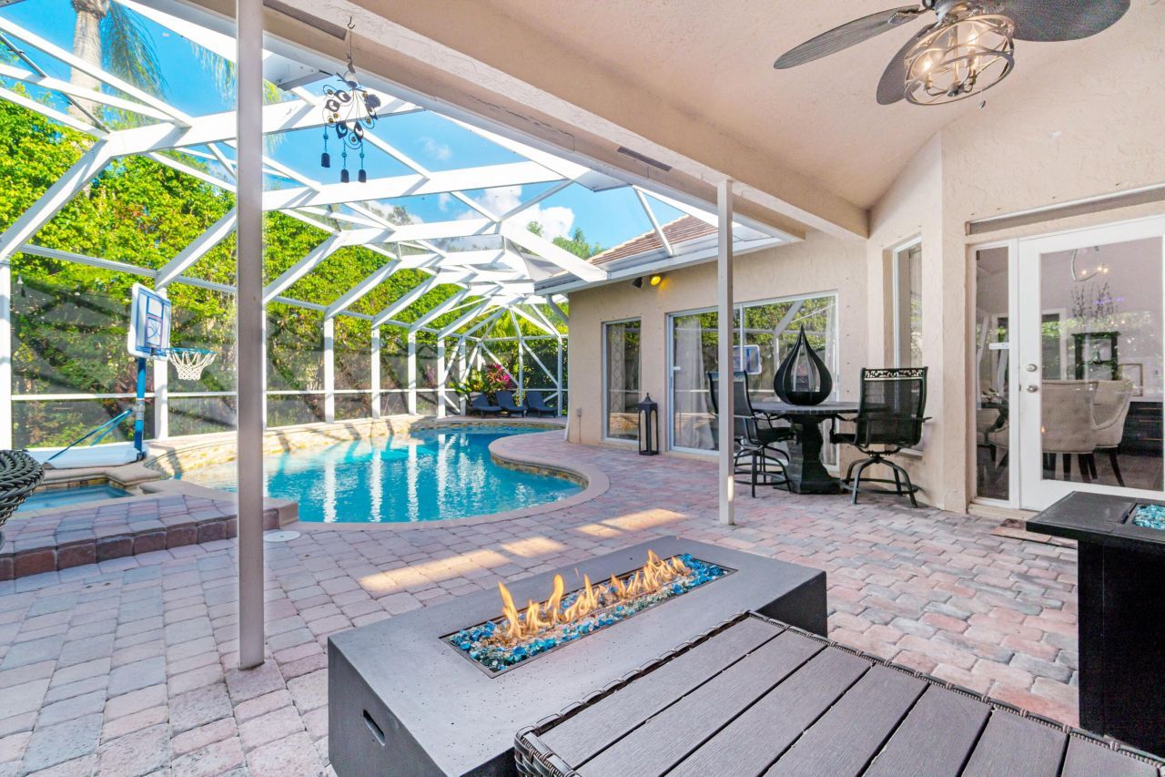 15835 Meadow Wood Drive, Wellington, FL 33414 Photo