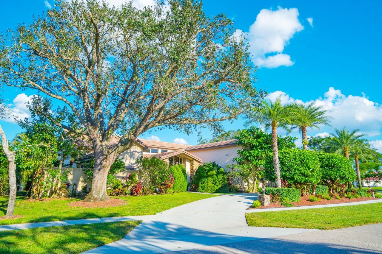 15835 Meadow Wood Drive, Wellington, FL 33414 Photo