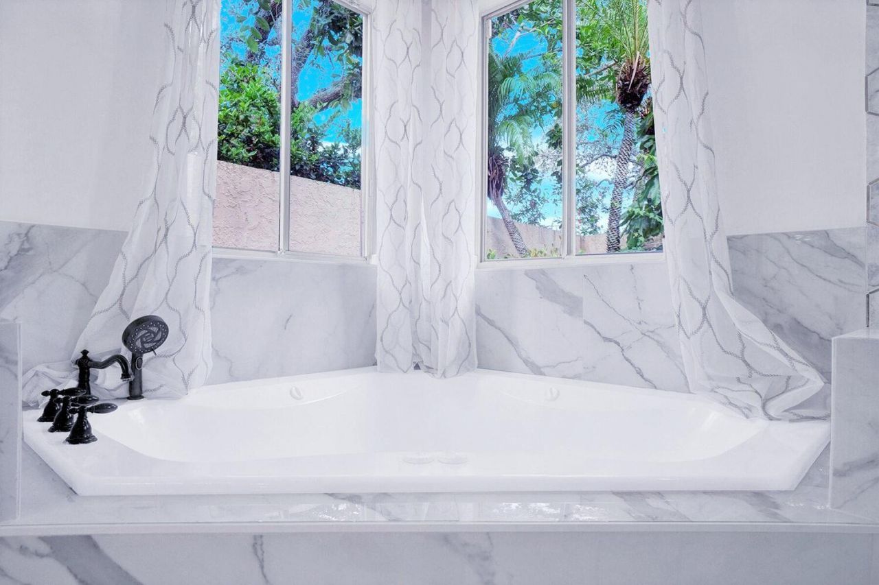 15835 Meadow Wood Drive, Wellington, FL 33414 Photo