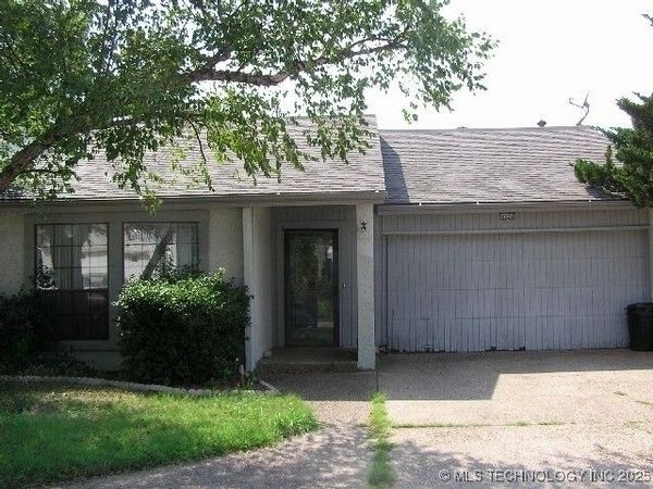 8228 S Jamestown Avenue , Tulsa, OK 74137