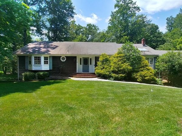 7 Anona Drive, Upper Saddle River, NJ 07458