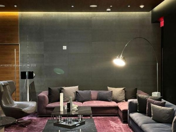 68 SE 6th St, Unit 2804, Miami, FL 33131