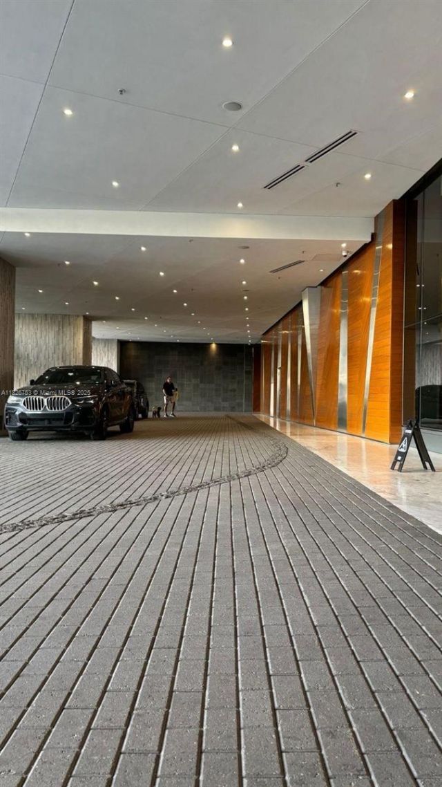 68 SE 6th St, Unit 2804, Miami, FL 33131 Photo