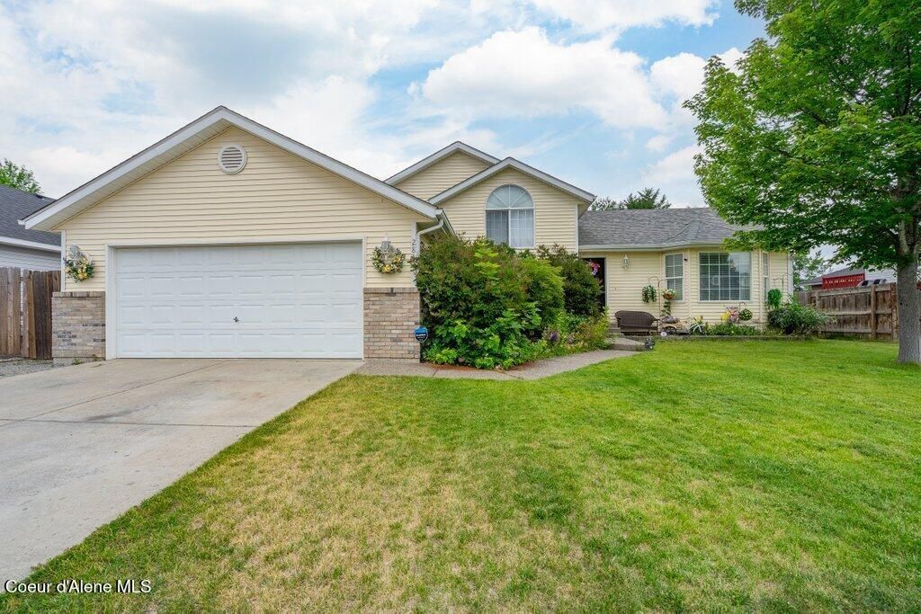 2815 N Sand Trap Way, Post Falls, ID 83854 Main Photo