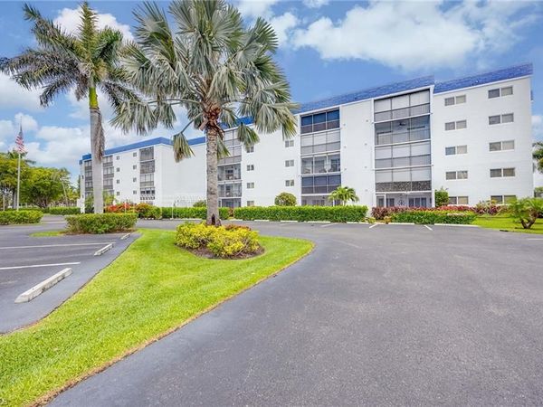 555 Park Shore DR, Unit B408, NAPLES, FL 34103