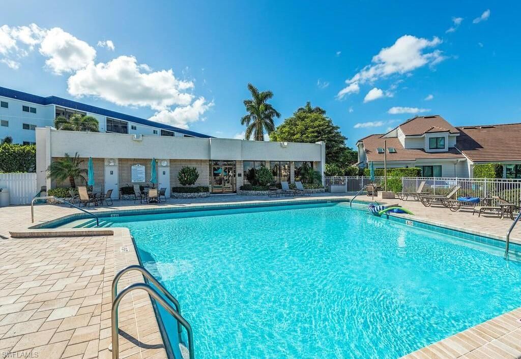 555 Park Shore Dr, Unit B408, Naples, FL 34103 Photo
