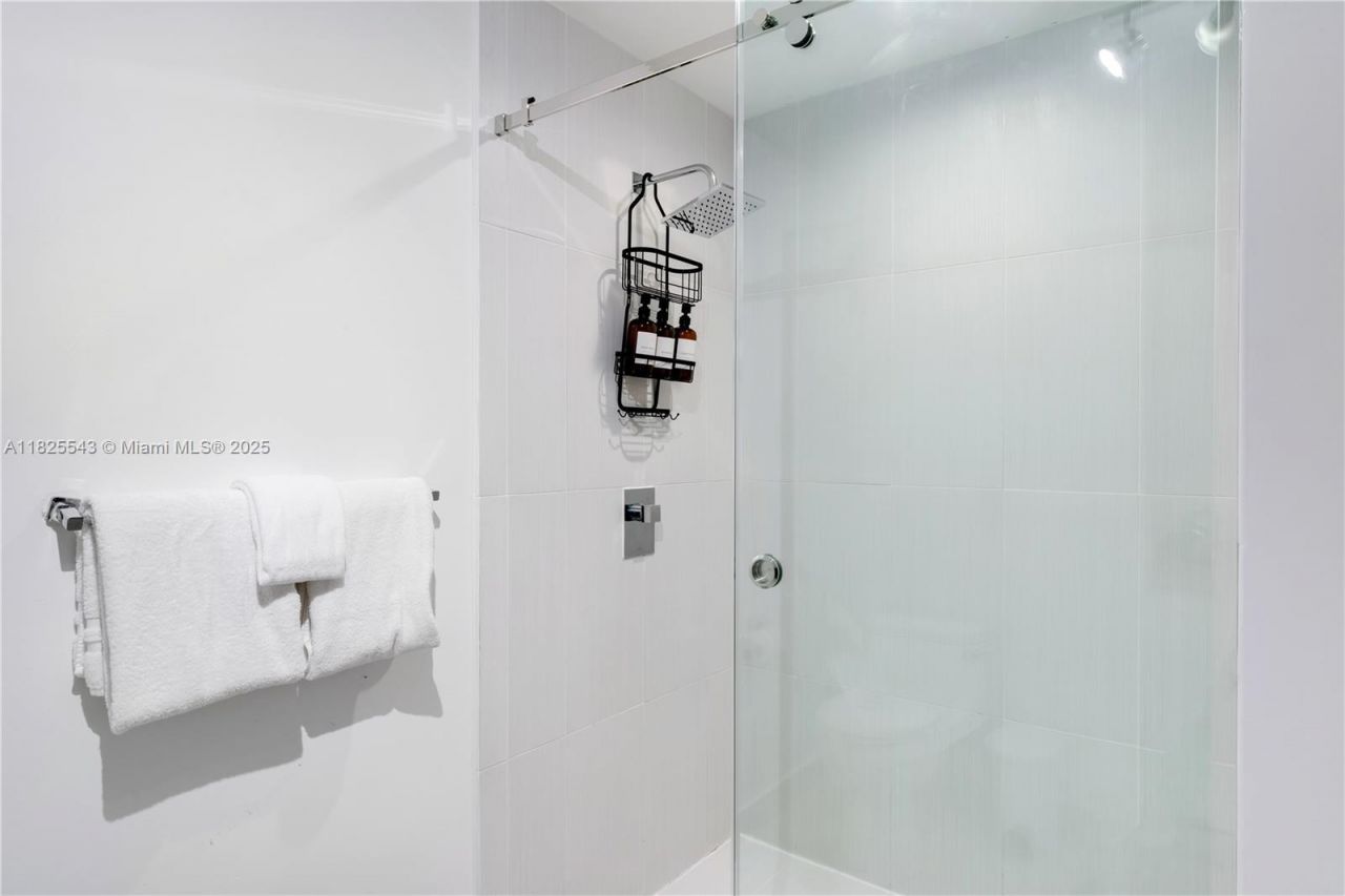 3250 NE 1st Ave, Unit 1016, Miami, FL 33137 Photo