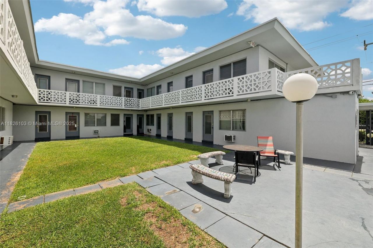 12665 NE 16th Ave, Unit 22, North Miami, FL 33161 Photo