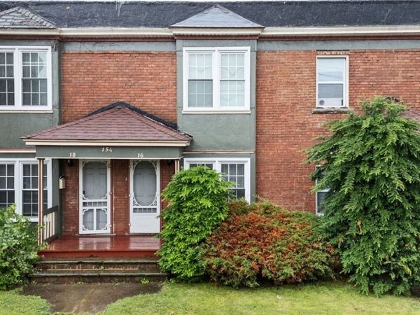 15416 Waterloo Road, Cleveland, OH 44110