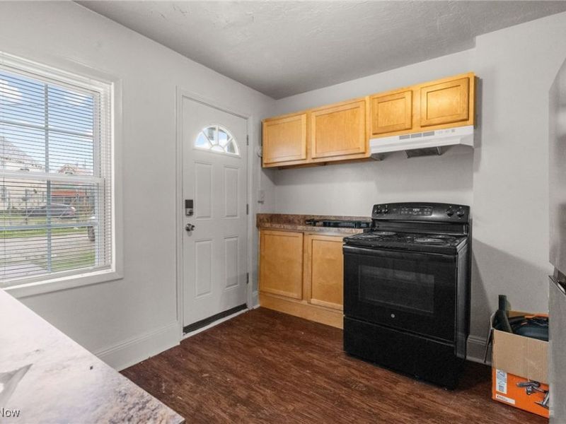 15416 Waterloo Road, Cleveland, OH 44110 Photo 12