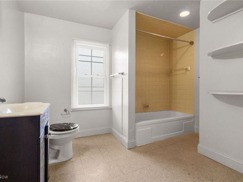 15416 Waterloo Road, Cleveland, OH 44110 Photo 13