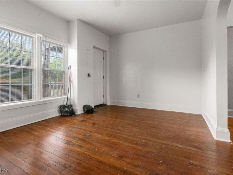 15416 Waterloo Road, Cleveland, OH 44110 Photo 8