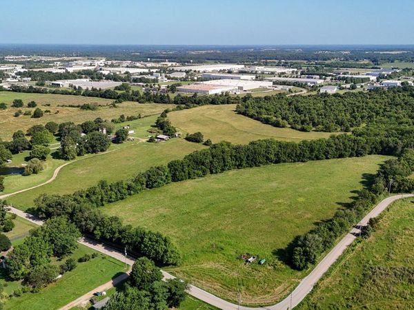 2260 N Boring Lane, Springfield, MO 65802