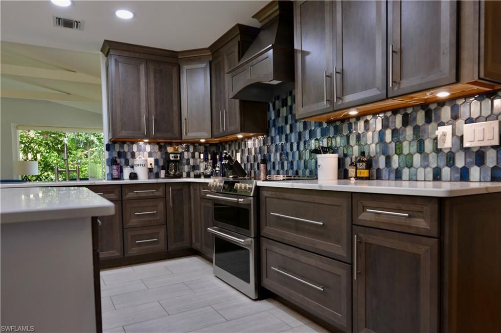 18220 Elmwood Dr, Alva, FL 33920 Photo