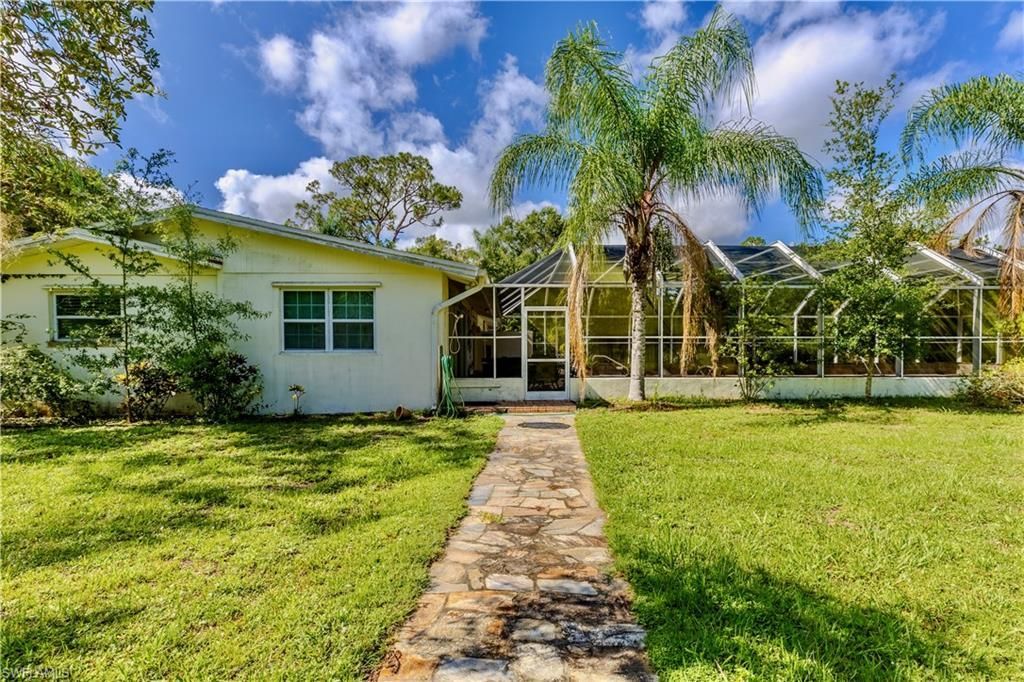 18220 Elmwood Dr, Alva, FL 33920 Photo