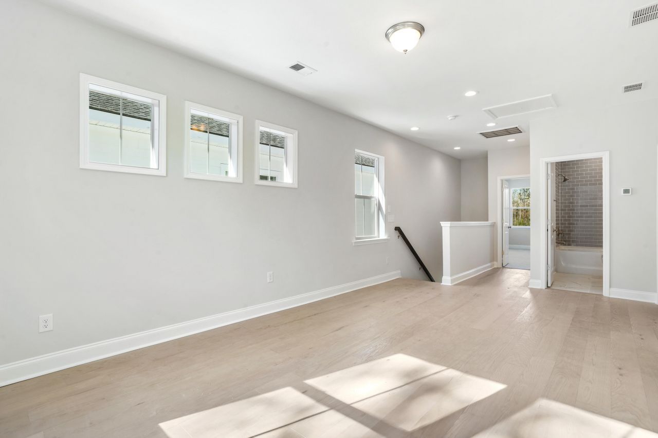 429 Queenview Lane Photo 5