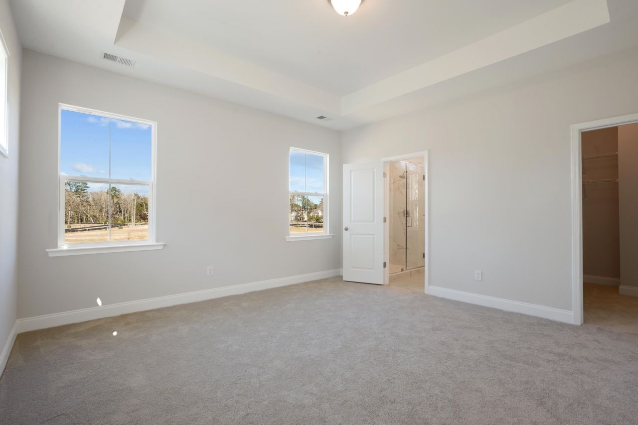 429 Queenview Lane Photo 8