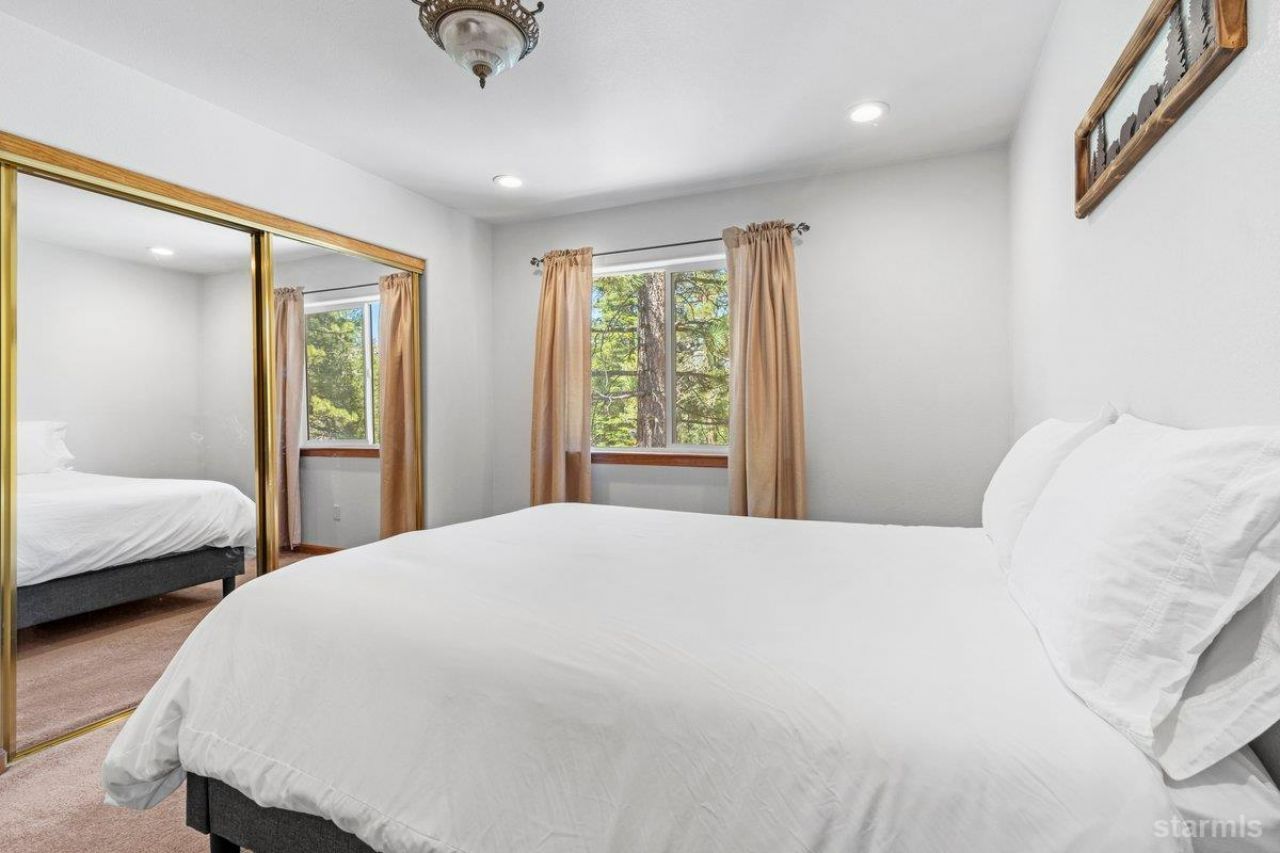 1580 Boca Raton Drive, South Lake Tahoe, CA 96150 Photo