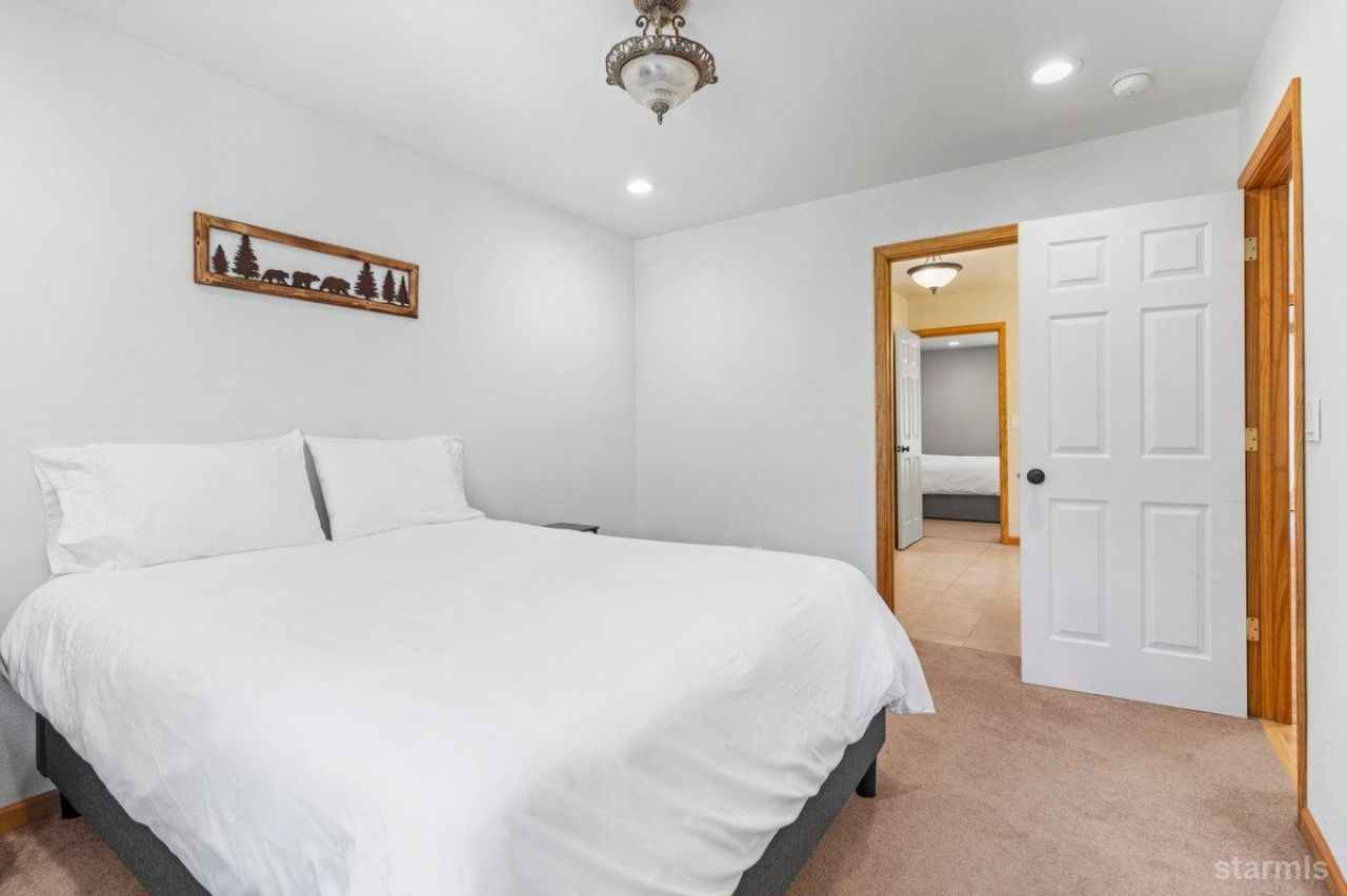 1580 Boca Raton Drive, South Lake Tahoe, CA 96150 Photo