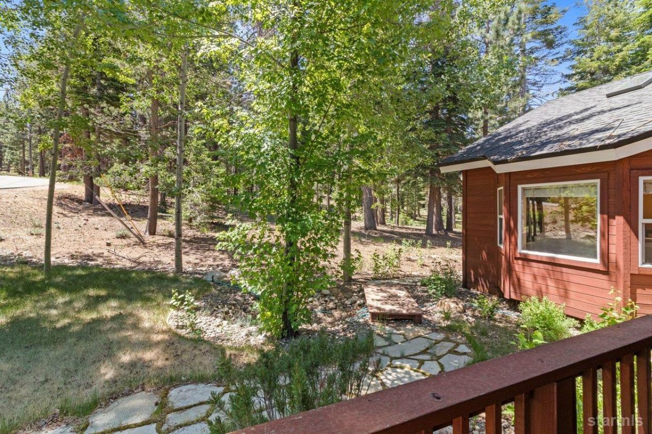 1580 Boca Raton Drive, South Lake Tahoe, CA 96150 Photo