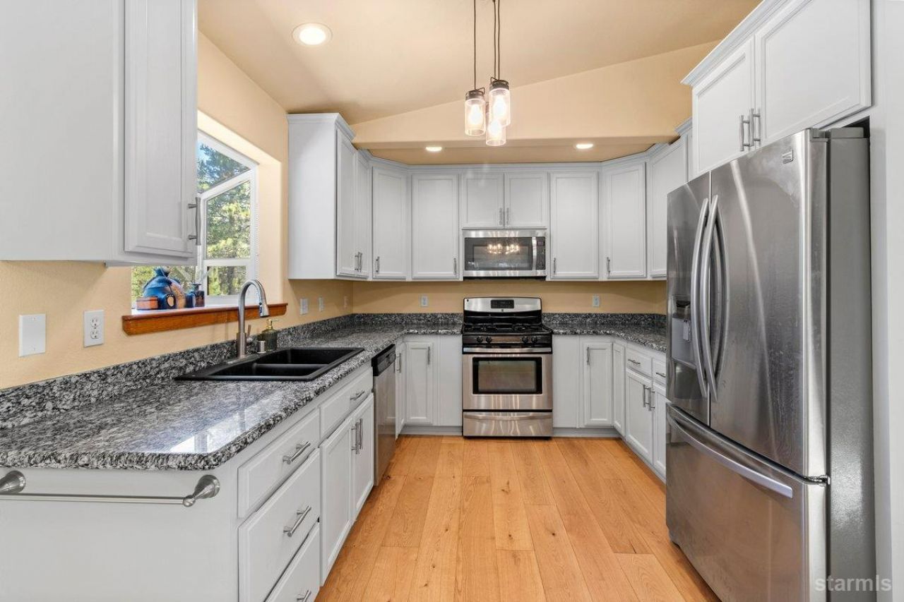 1580 Boca Raton Drive, South Lake Tahoe, CA 96150 Photo