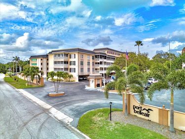 139 BLUFF VIEW DRIVE, Unit 405, BELLEAIR BLUFFS, FL 33770