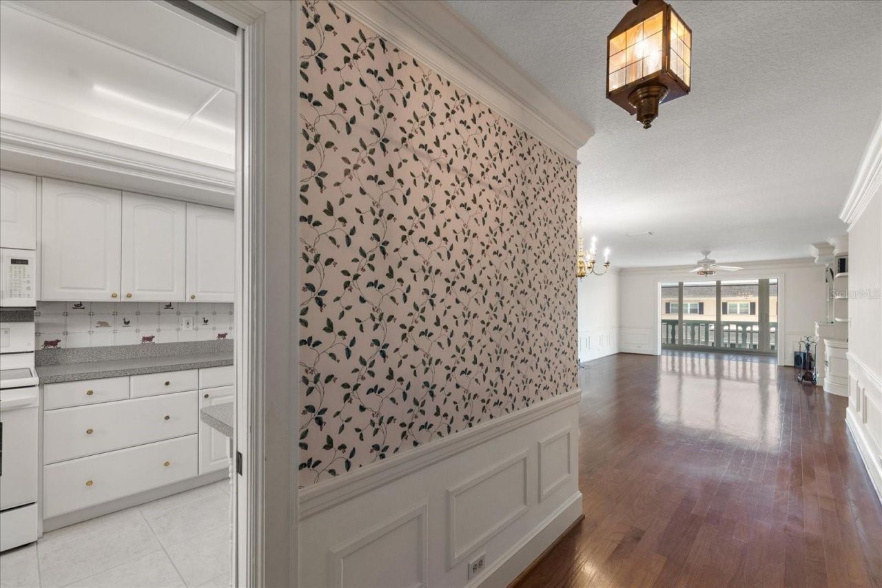 139 Bluff View Drive, Unit 405, Belleair Bluffs, FL 33770 Photo