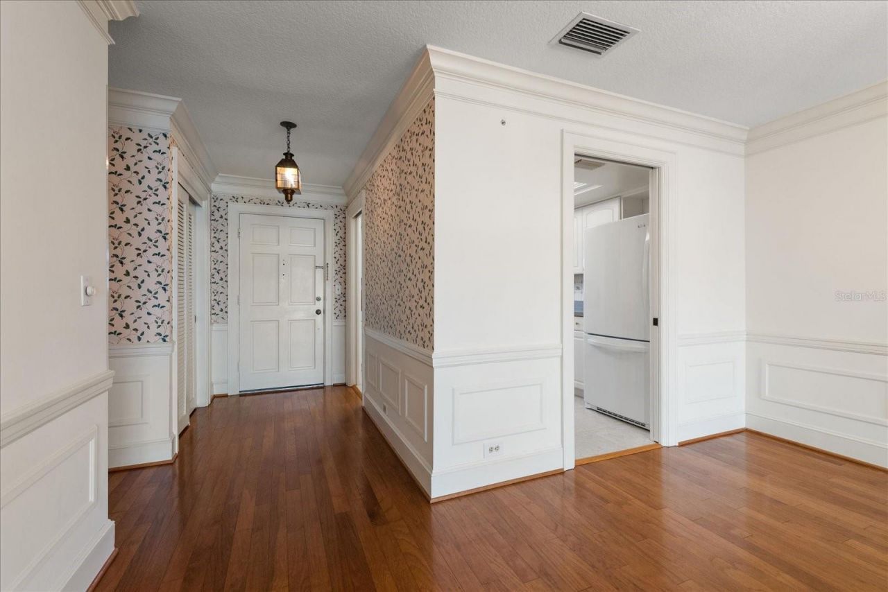 139 Bluff View Drive, Unit 405, Belleair Bluffs, FL 33770 Photo