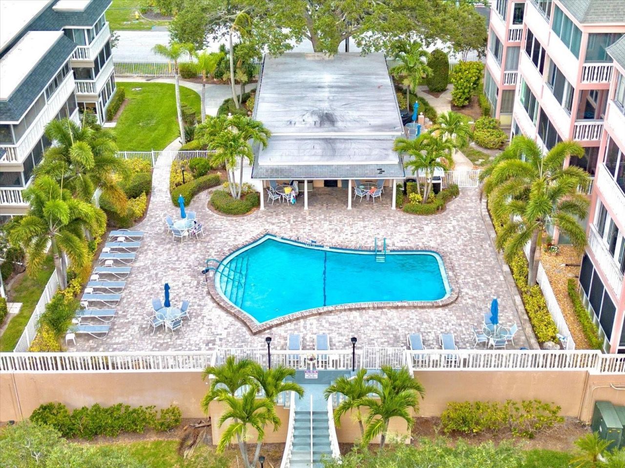 139 Bluff View Drive, Unit 405, Belleair Bluffs, FL 33770 Photo