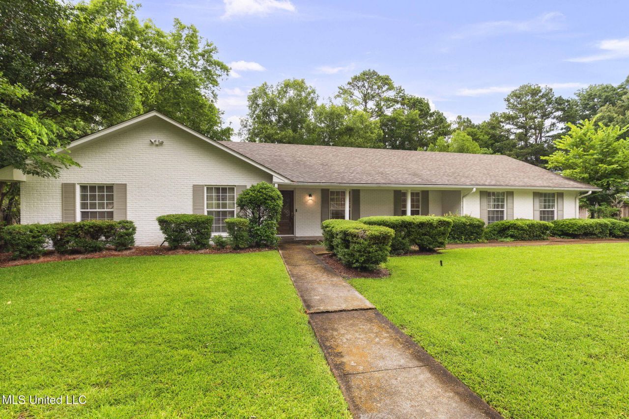 1940 Sheffield Drive, Jackson, MS 39211 Main Photo