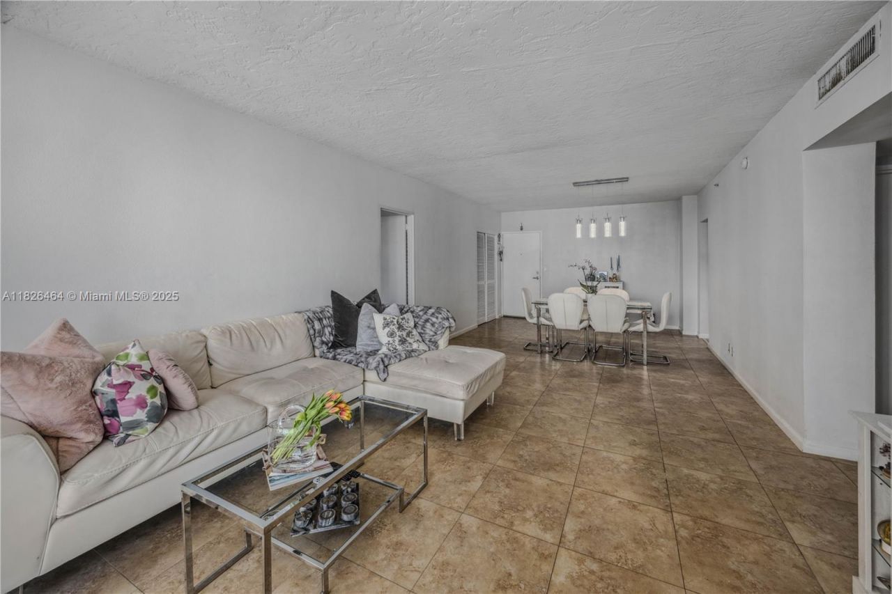 3000 S Ocean Dr, Unit 702, Hollywood, FL 33019 Photo