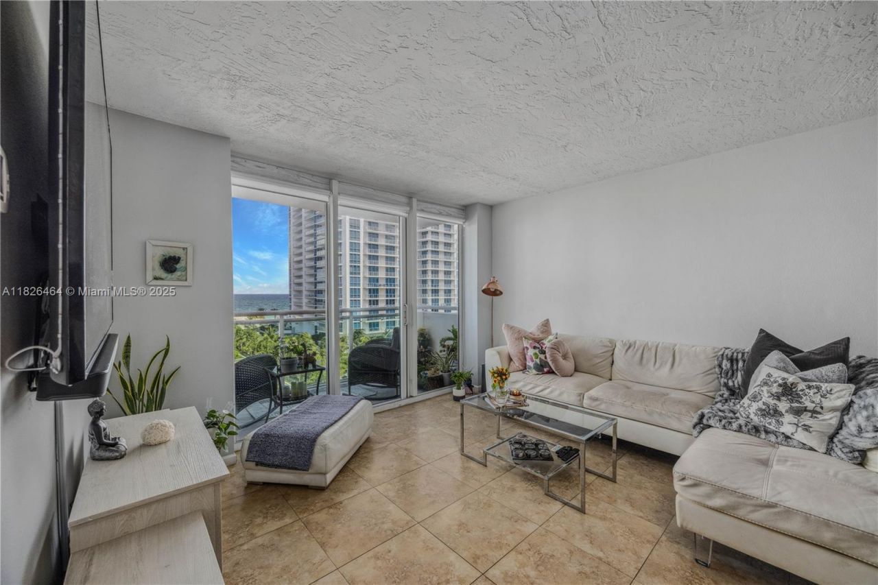 3000 S Ocean Dr, Unit 702, Hollywood, FL 33019 Photo