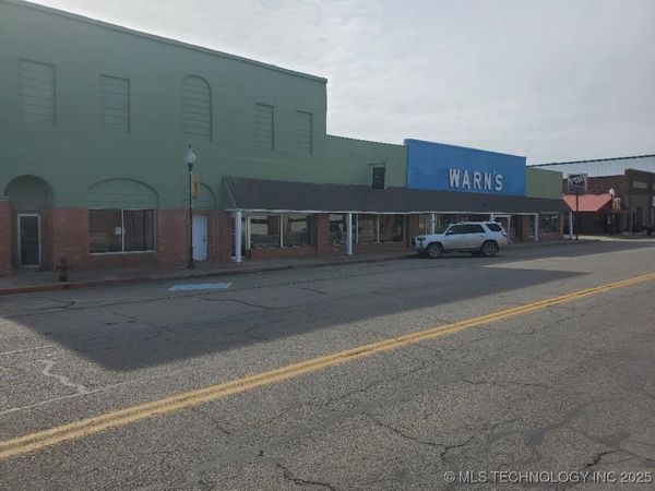 507 W Broadway Street, Okemah, OK 74859