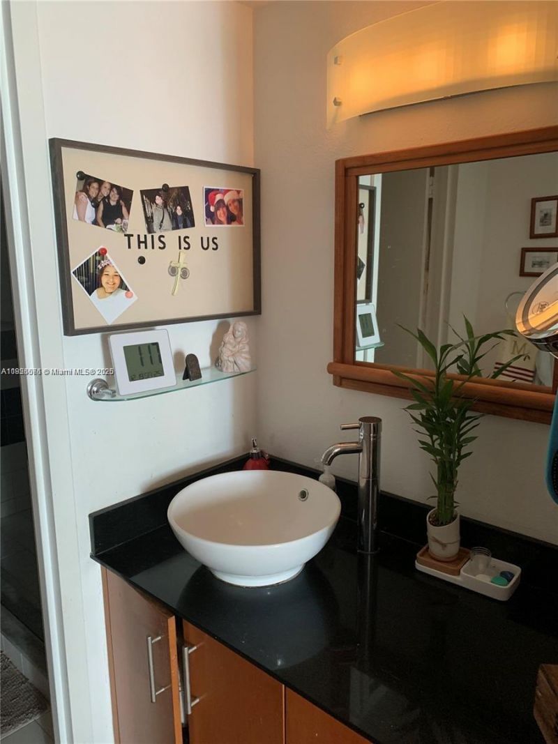 3625 N Country Club Drive, Unit 1805, Aventura, FL 33180 Photo