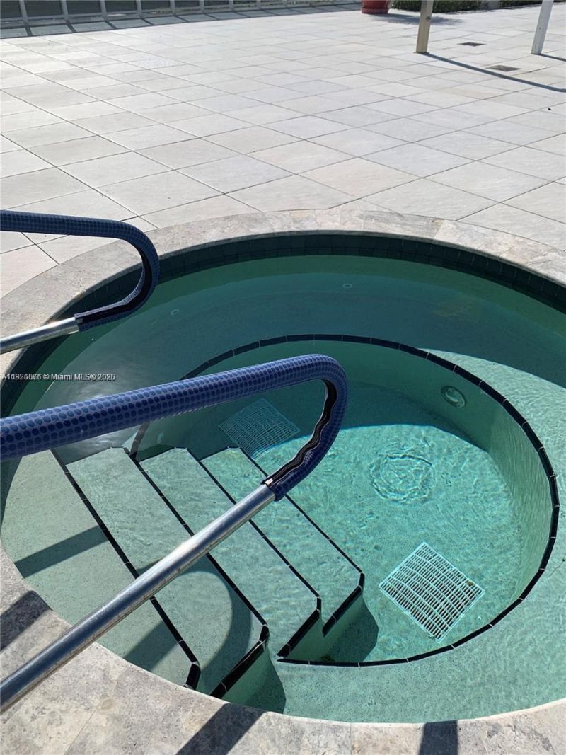 3625 N Country Club Drive, Unit 1805, Aventura, FL 33180 Photo