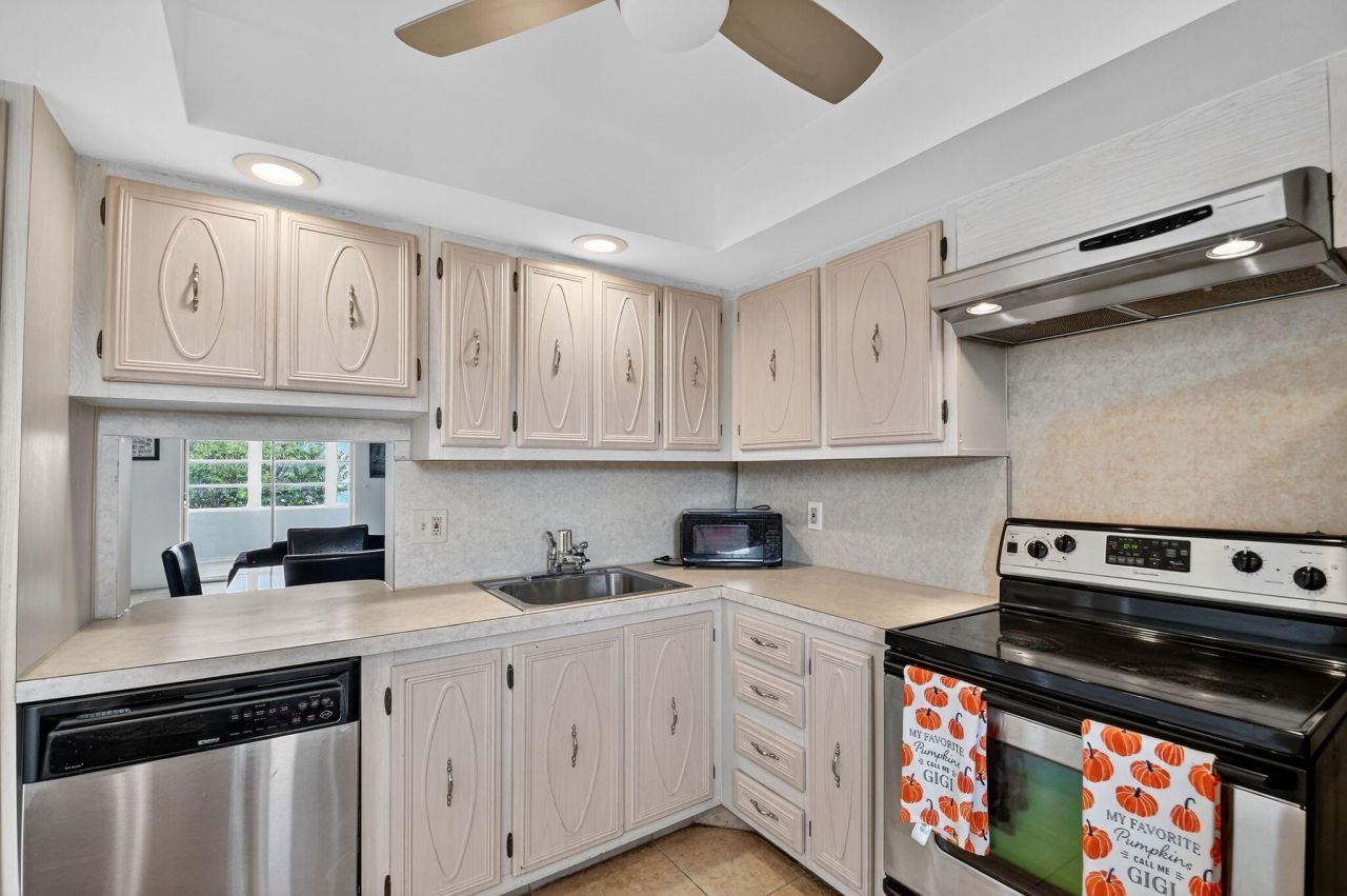 2615 NE 3rd Court, Unit 315, Boynton Beach, FL 33435 Photo