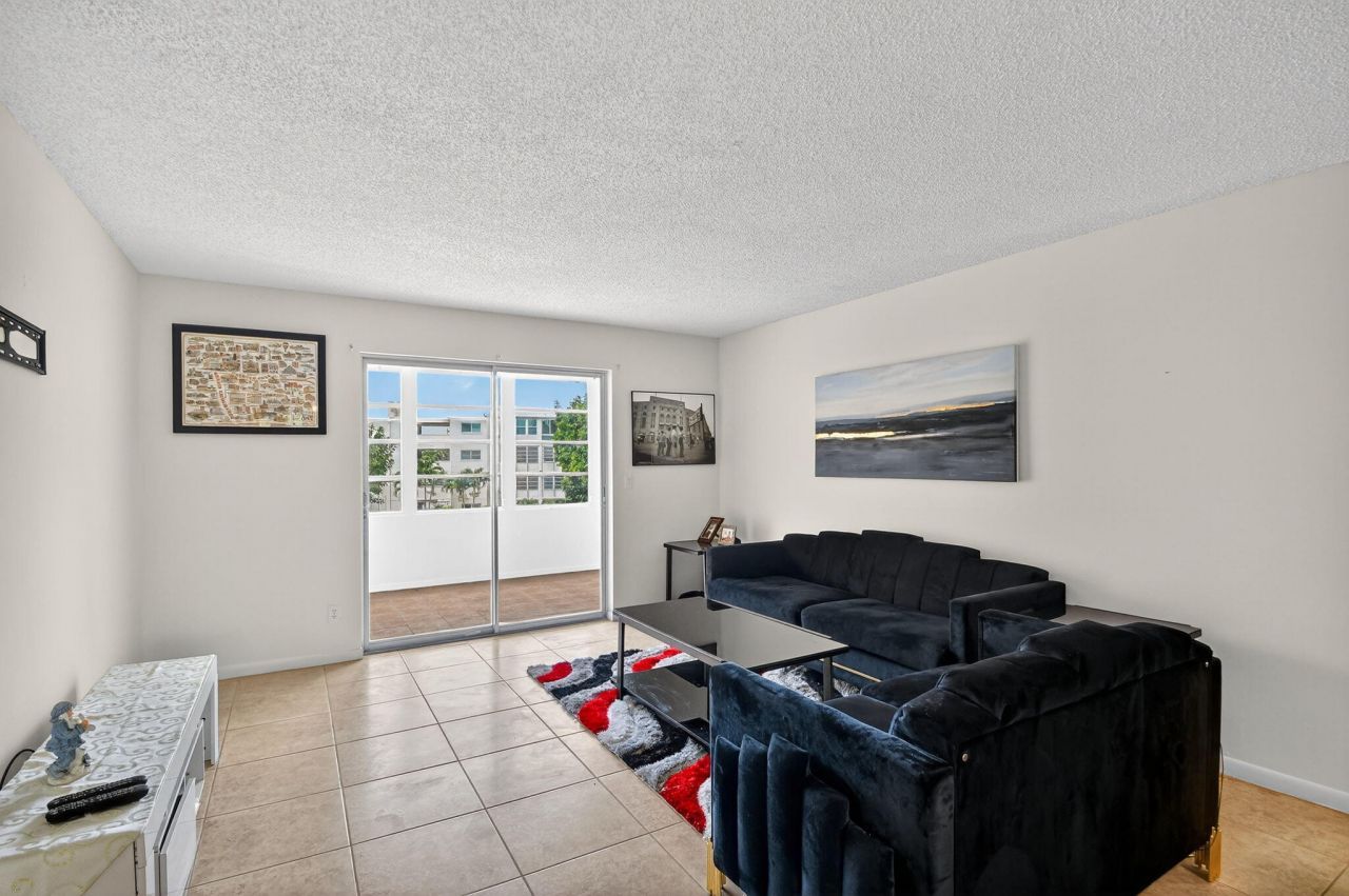 2615 NE 3rd Court, Unit 315, Boynton Beach, FL 33435 Photo