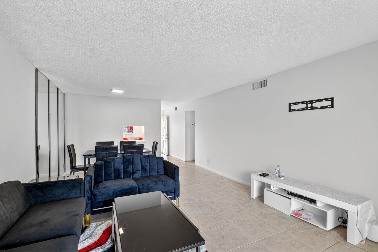 2615 NE 3rd Court, Unit 315, Boynton Beach, FL 33435 Photo