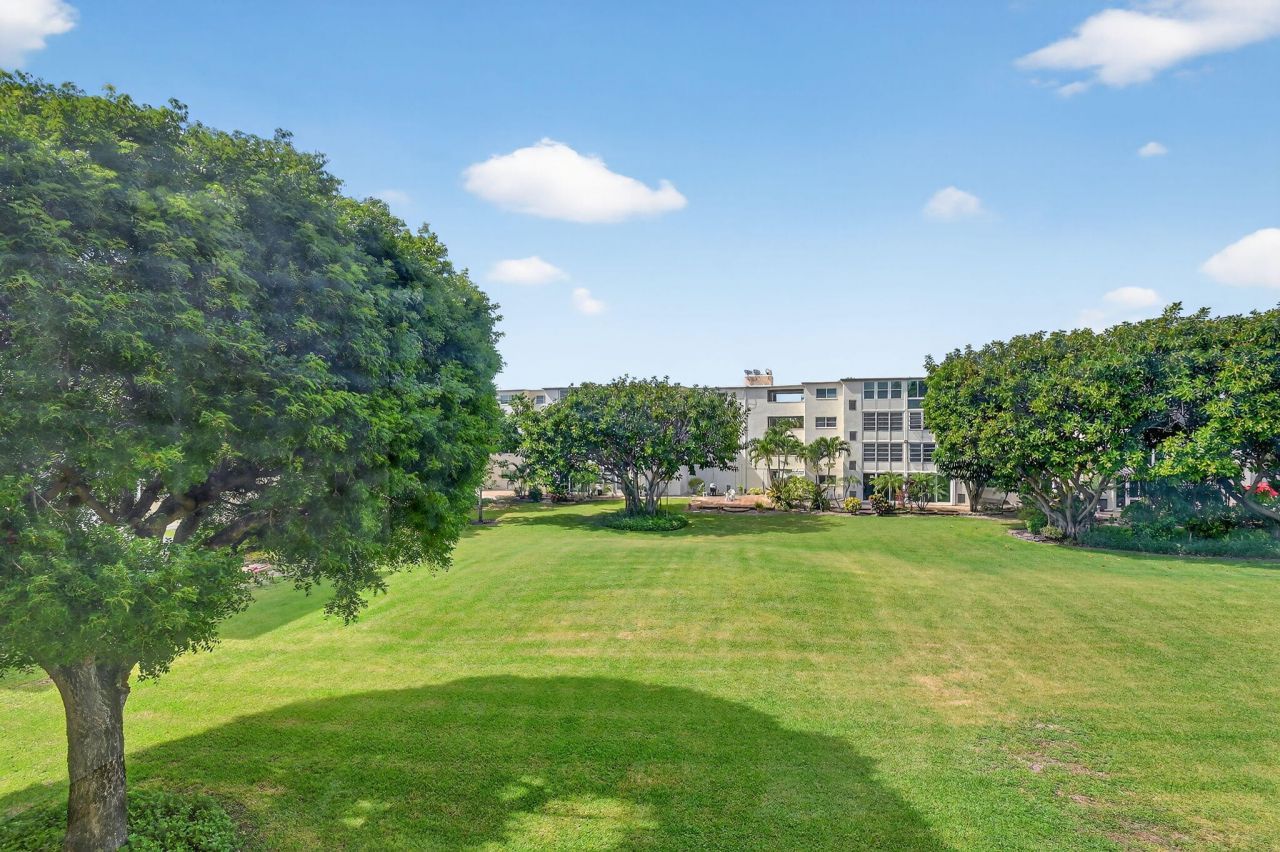 2615 NE 3rd Court, Unit 315, Boynton Beach, FL 33435 Photo