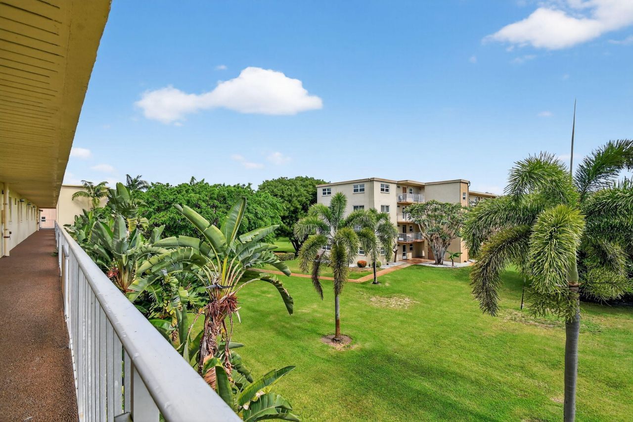 2615 NE 3rd Court, Unit 315, Boynton Beach, FL 33435 Photo