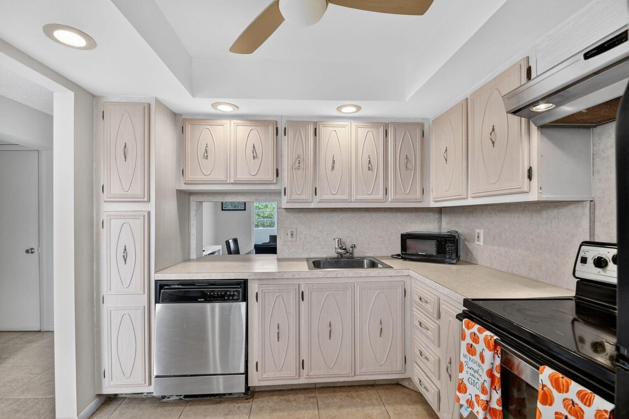 2615 NE 3rd Court, Unit 315, Boynton Beach, FL 33435 Photo