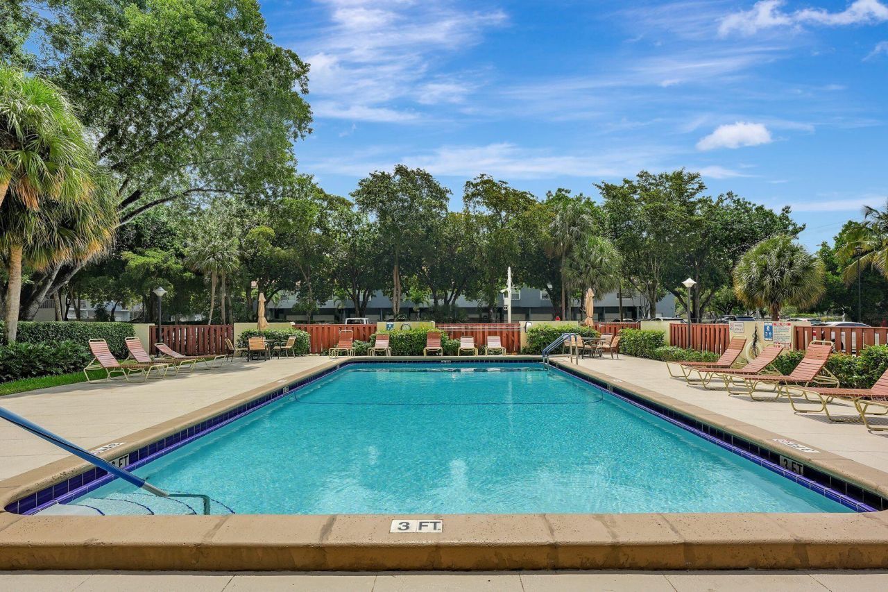 10777 W Sample Road, Unit 207, Coral Springs, FL 33065 Photo