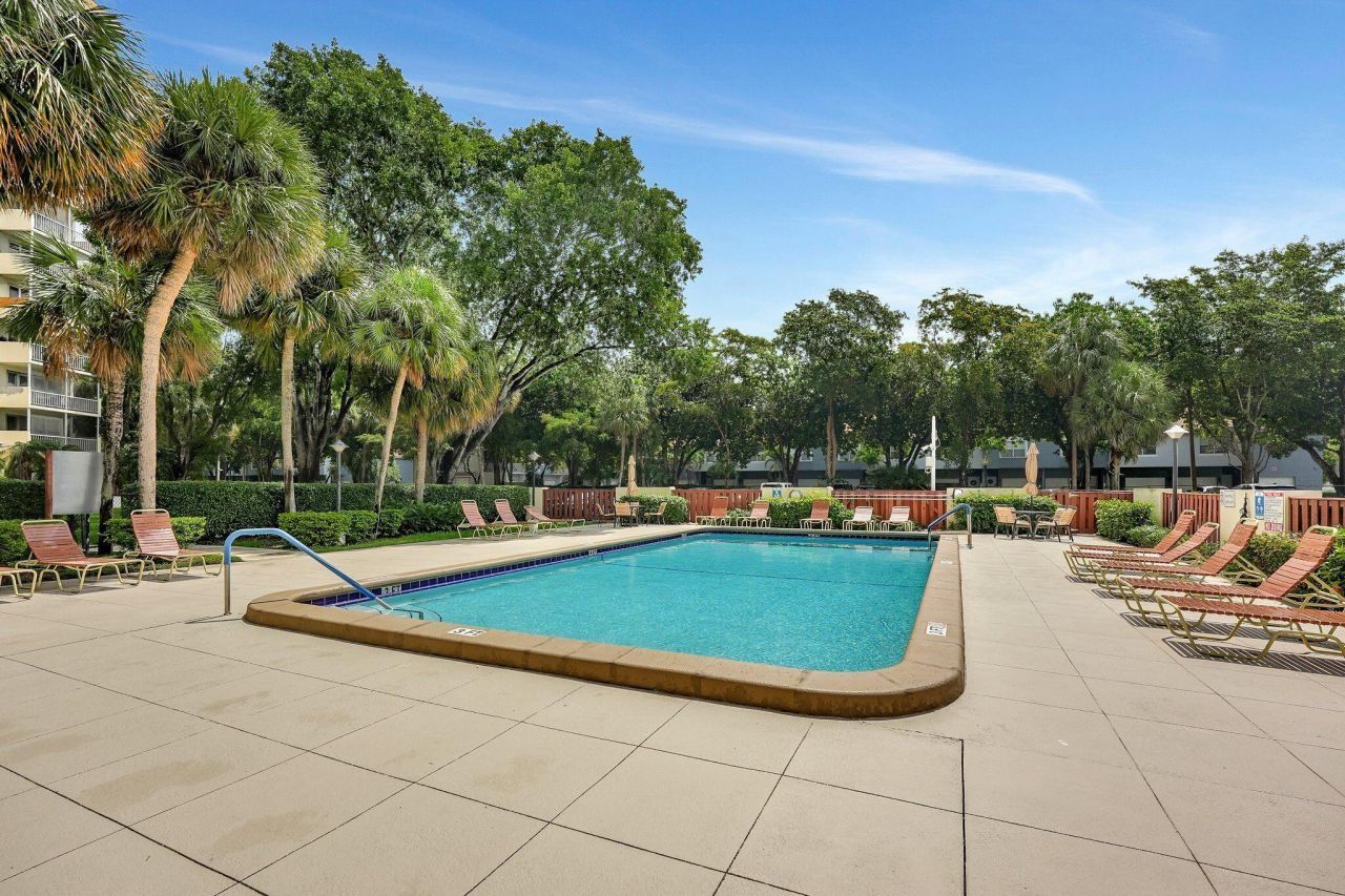 10777 W Sample Road, Unit 207, Coral Springs, FL 33065 Photo