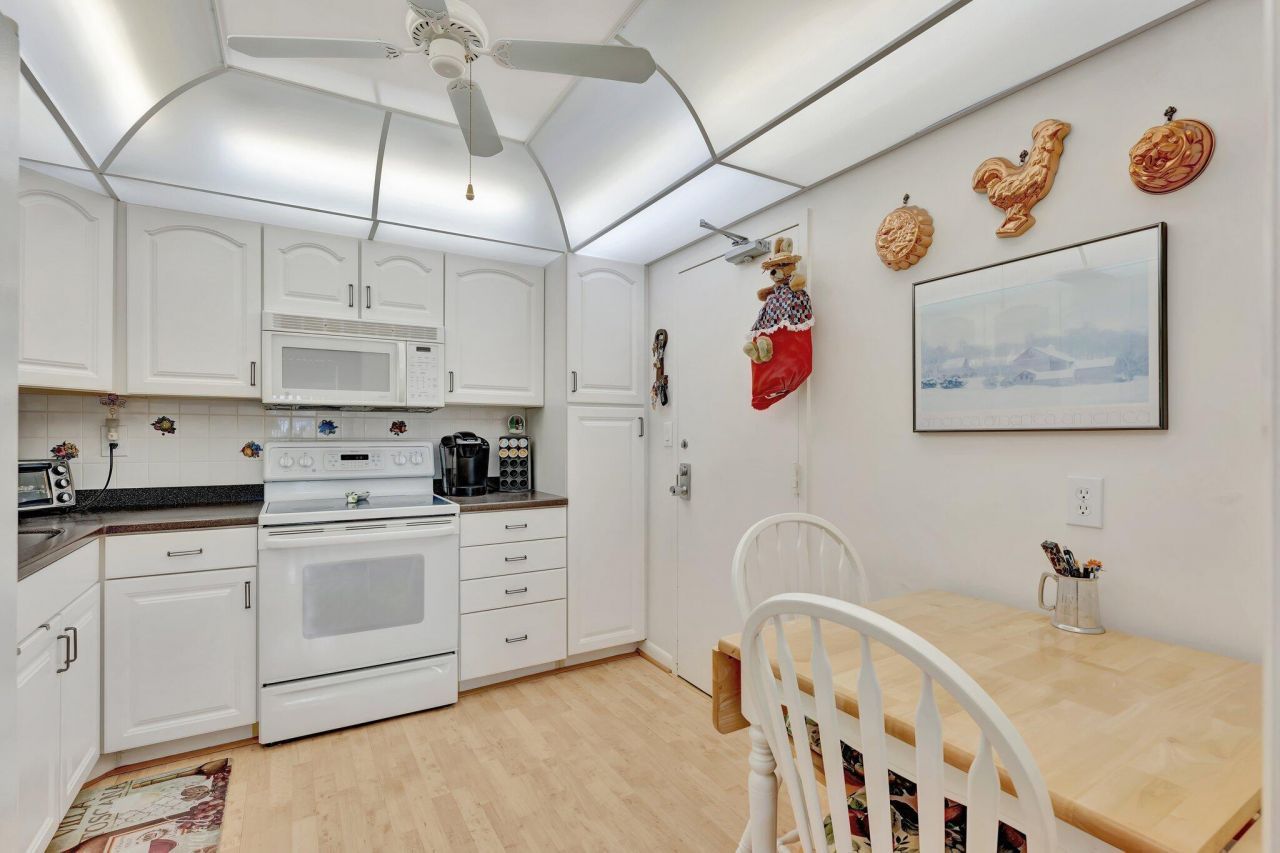 10777 W Sample Road, Unit 207, Coral Springs, FL 33065 Photo