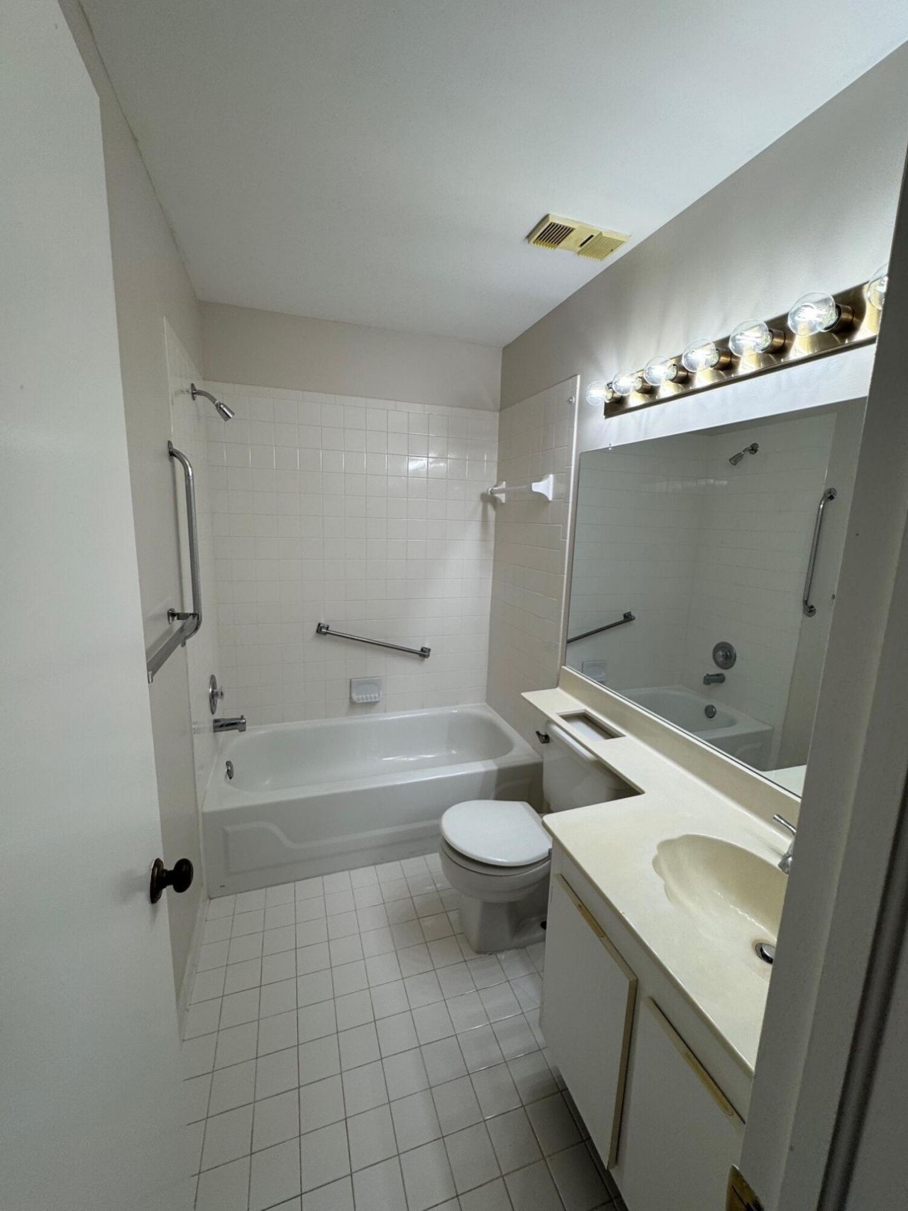 7626 Tahiti Lane, Unit 204, Lake Worth, FL 33467 Photo